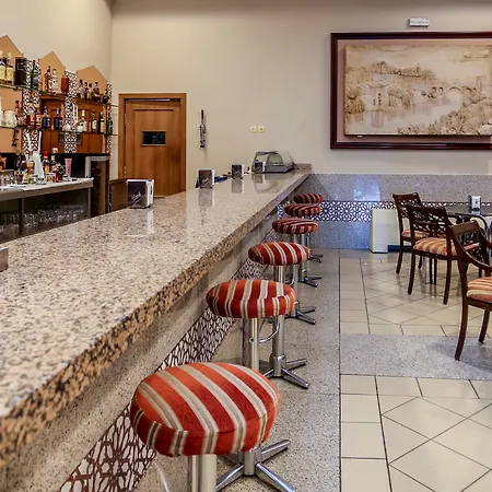 Zentral Mayoral Hotel